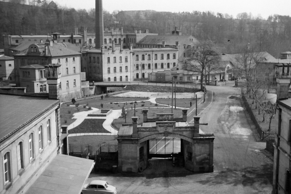Hirschfelde (b. Zittau) 1969 Blick vom Lehrlingswohnheim zur Flachsspinnerei
