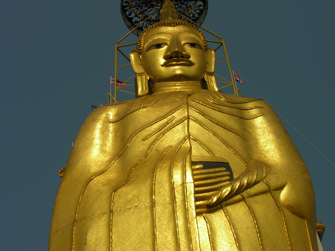 Goldene Buddhafigur