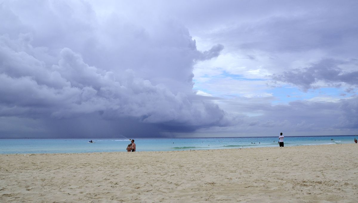 Dunkele Wolken über Yucatan