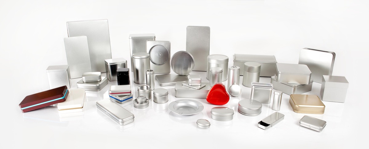 Die Blechdosen als Parade