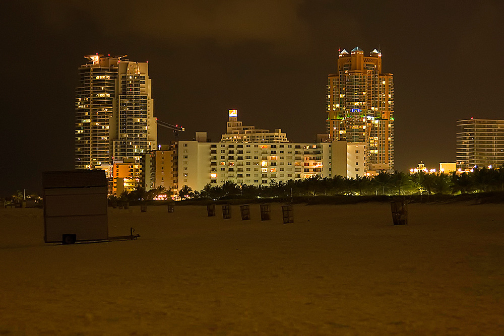 Nachts am Strand von Miami Beach