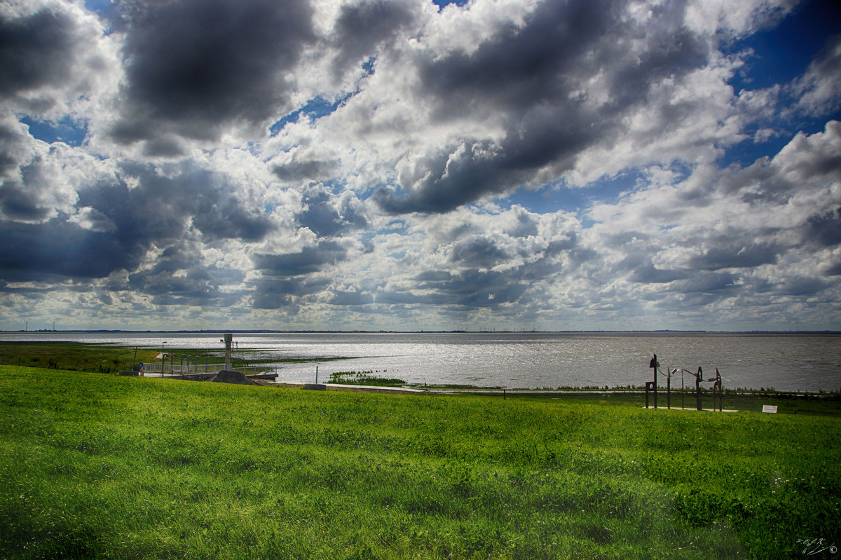 Unterwegs vom Jade-Busen bis nach Cuxhafen an der Küste entlang