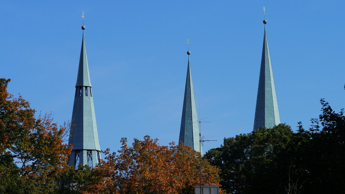 Die drei Türme der Reformations-Gedächnis -Kirche-Nürnberg. (03.10.2013)