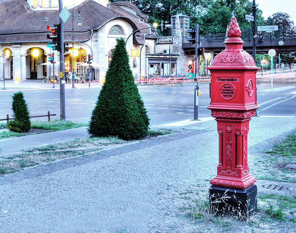 S-Bahnhof Mexico Platz
