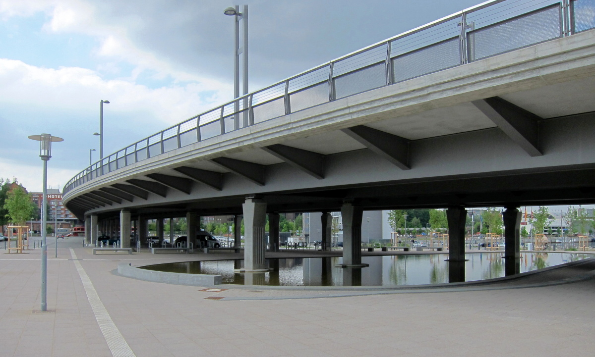 Unter der neuen Gablenzbrücke