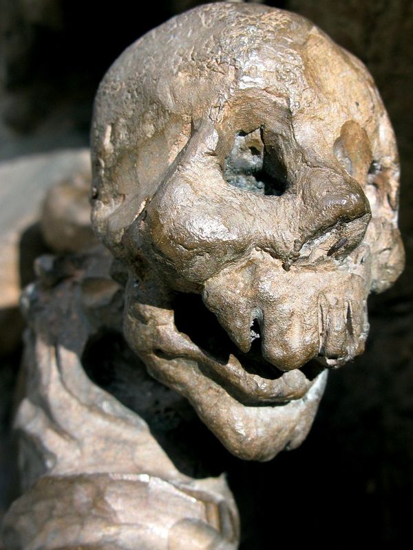 Säule 2000 Jahre Christentum--- Detail (4)