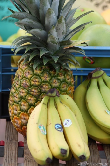 Bananen und Ananas