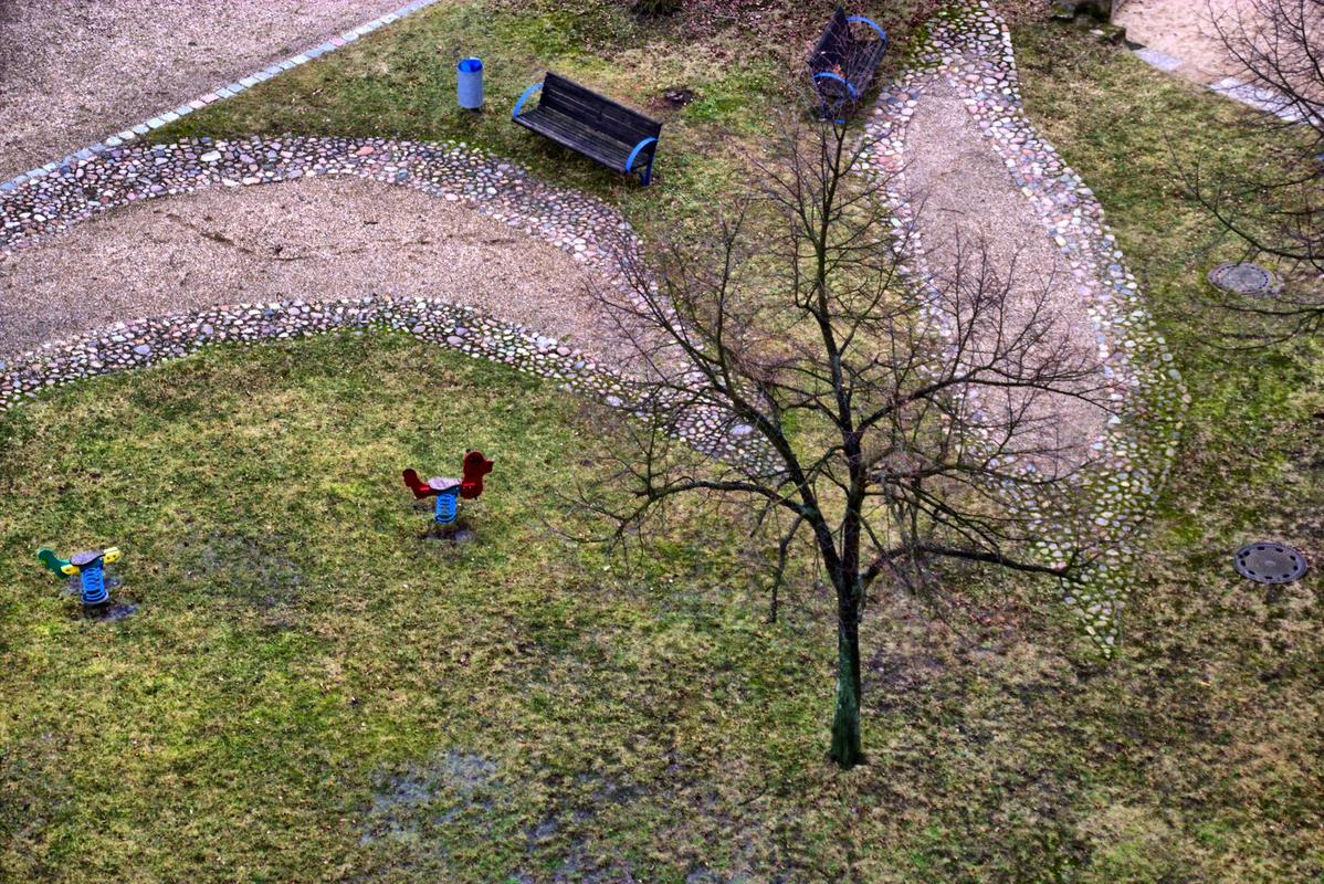 Spielplatz im Winter