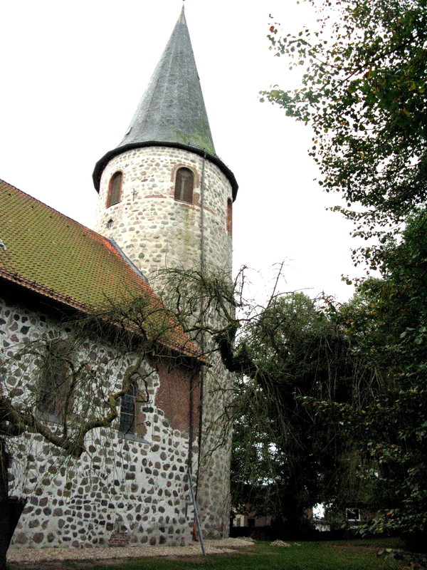 Kirche in 23714 Neukirchen Bad Malente-Gremsmühlen (07.10.2011) --- 9. Foto ---