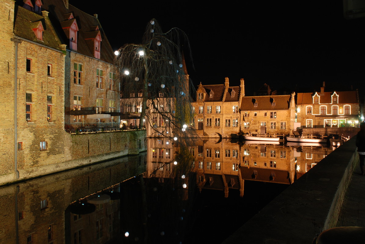 Bruges by night