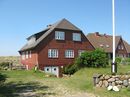 zwei Häuser in Norddorf in Dünennähe
