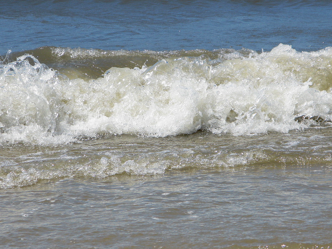 Spiel der Nordseewellen --- 5. Foto (04.6.2011/12:57 Uhr)