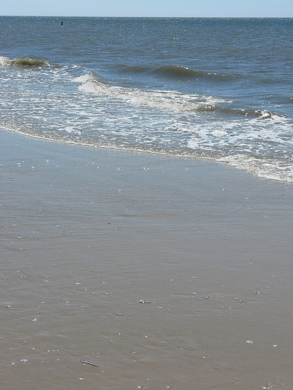 Spiel der Nordseewellen --- 16. Foto (04.6.2011/13:03 Uhr) ---