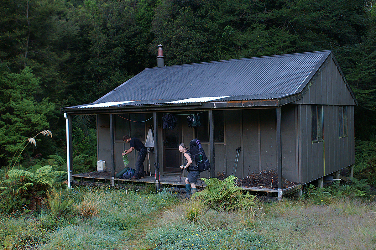 " Hotel Trecking  "
