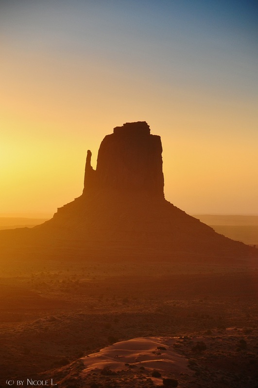 Sunrise at Monument Valley 