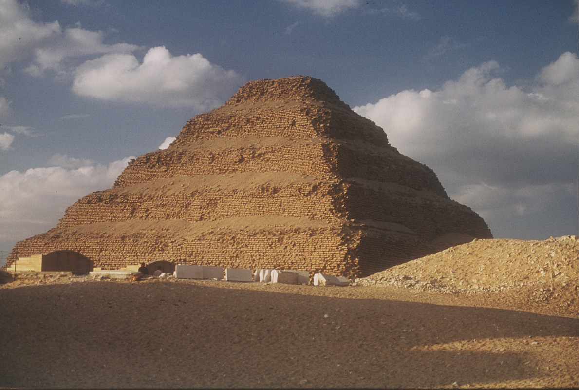 DIE STUFENPYRAMIDE DES DJOSR IN SAKKARA - ÄGYPTEN