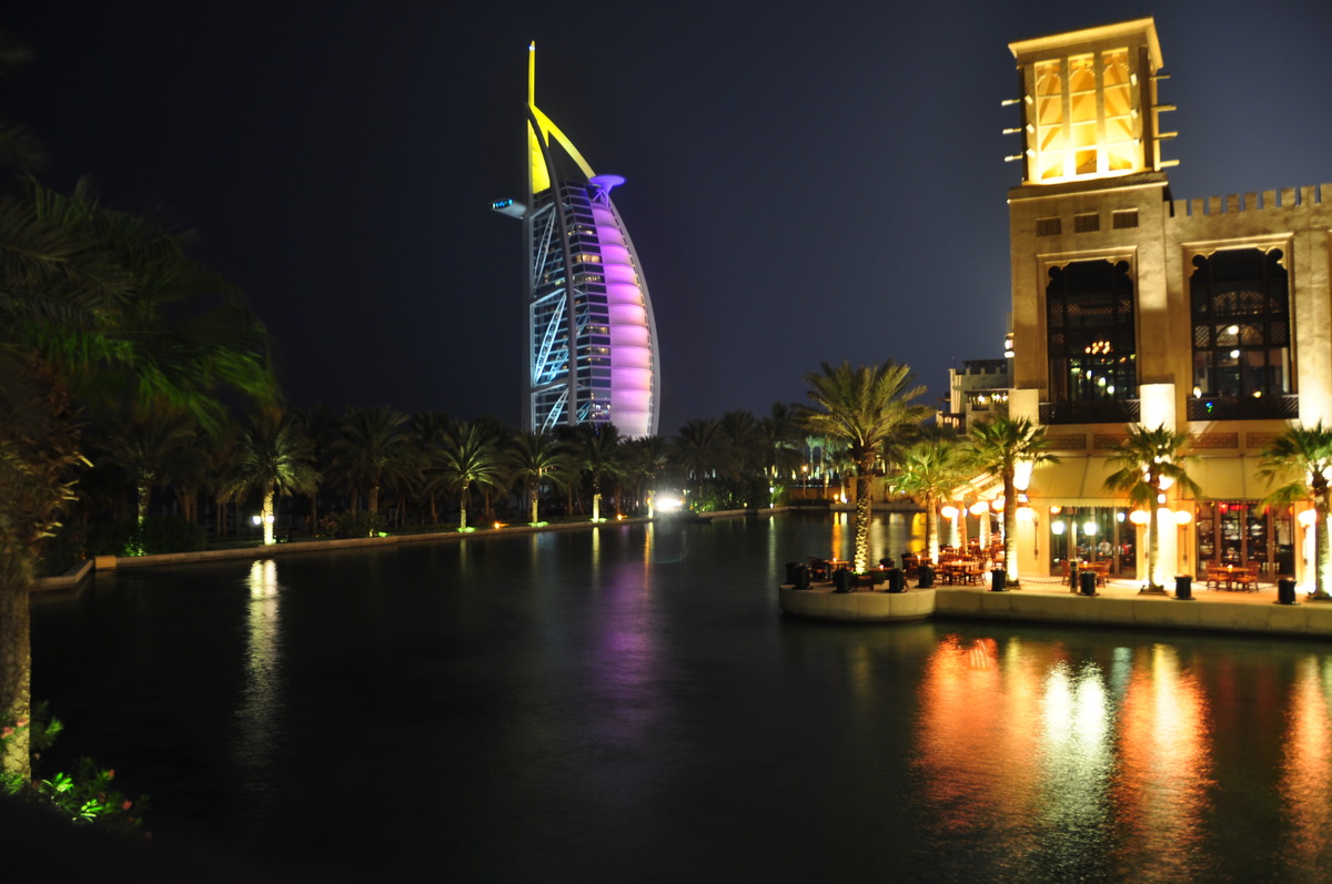Burj al Arab bei Nacht