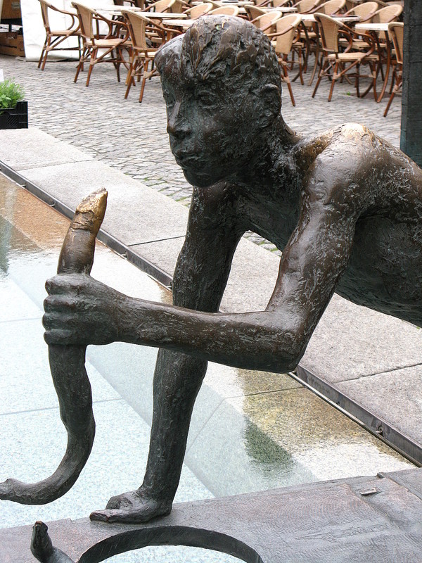Fischerbrunnen auf dem Fischmarkt in Greifswald