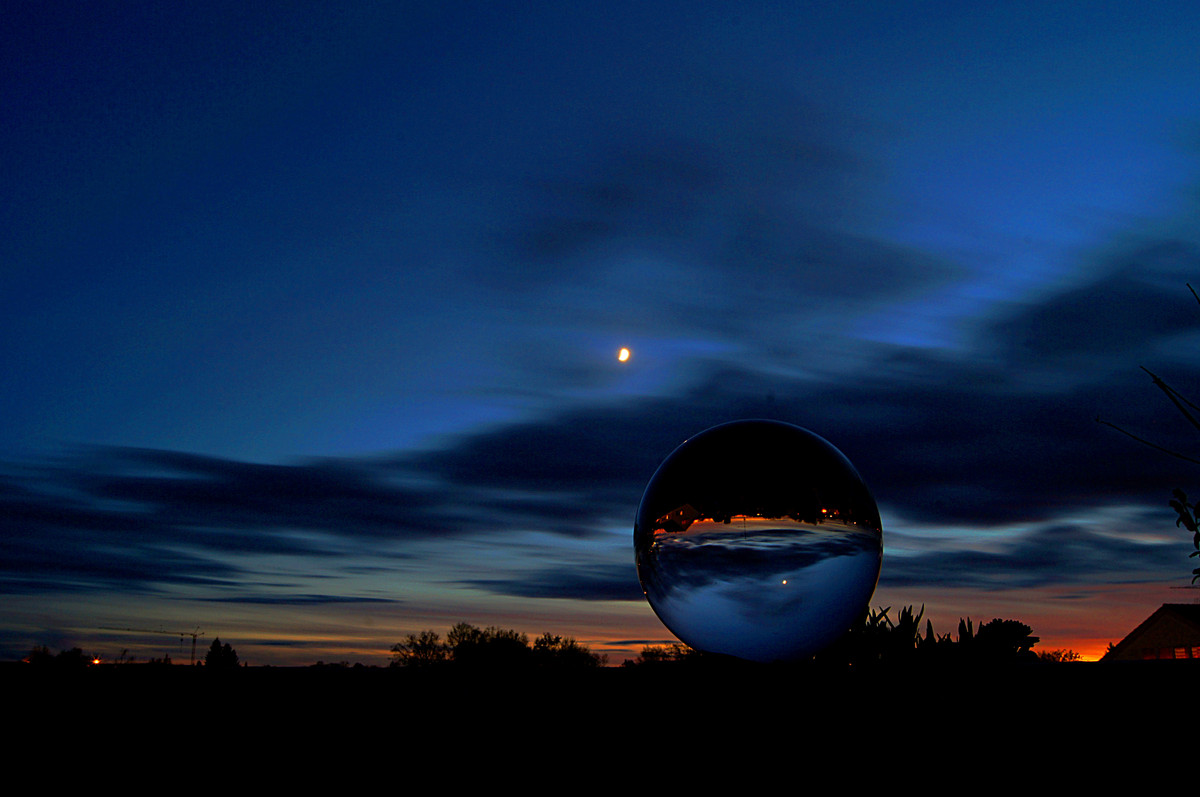Long time exposure with crystal ball