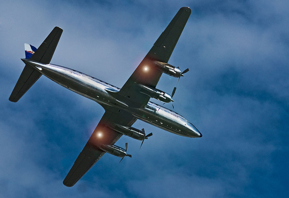 Redbull verleiht Flüüüüüüüüügel