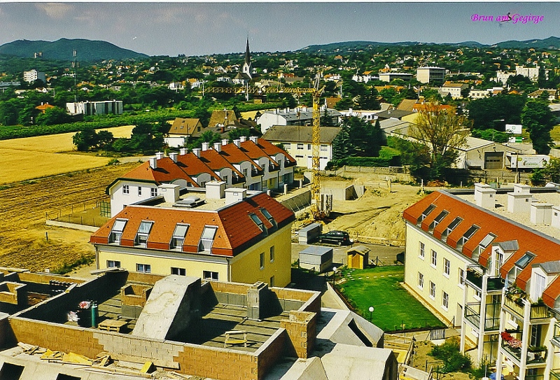 Brun am Gebirge Siedlung!