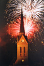 Feuerzauberei bei Nacht