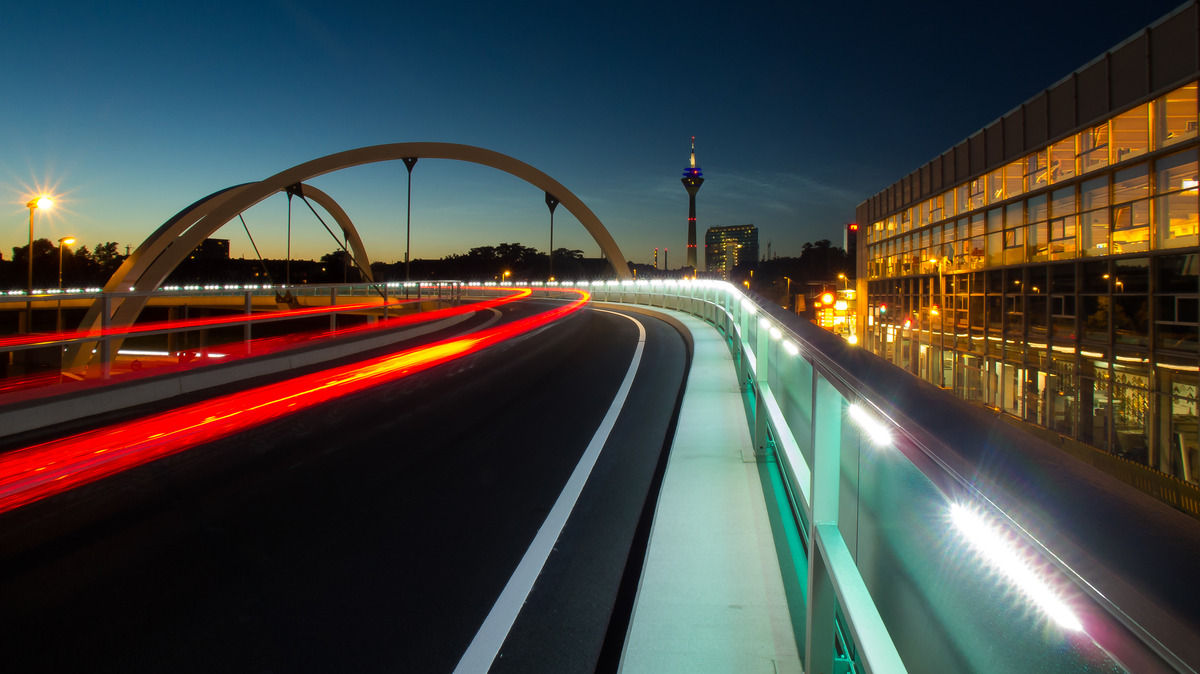 Düsseldorf in der blauen Stunde