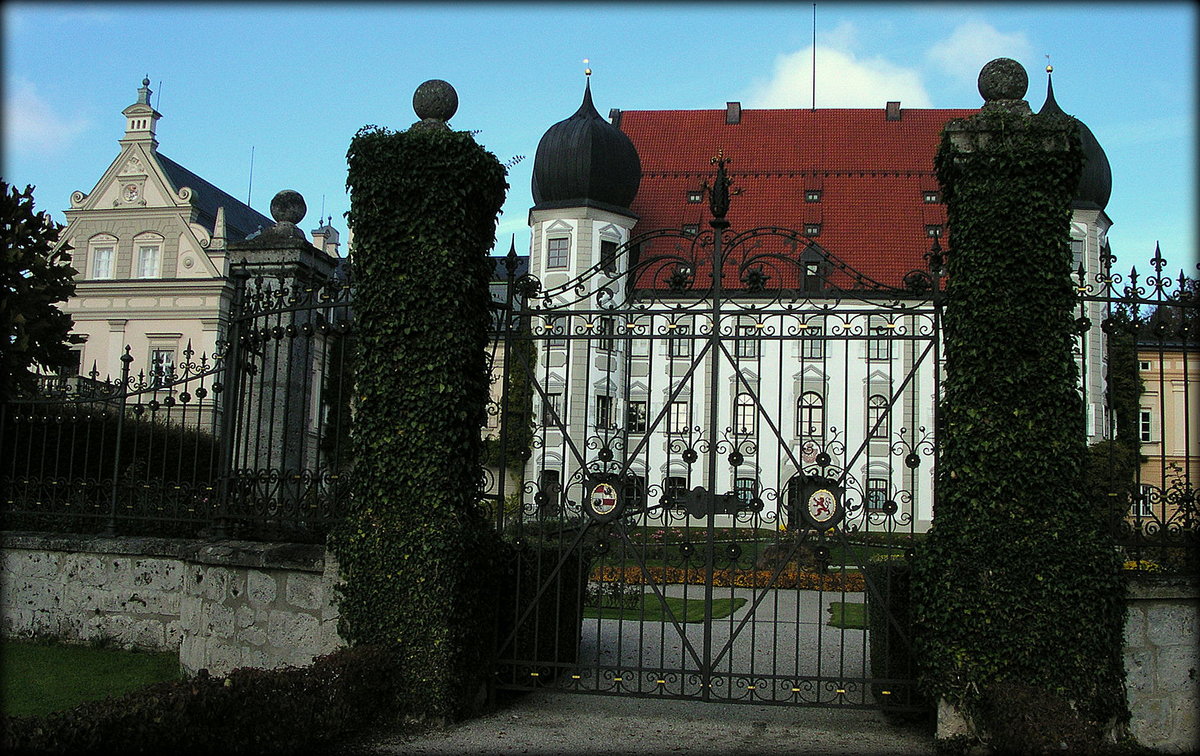 Schloss Maxlrain ...