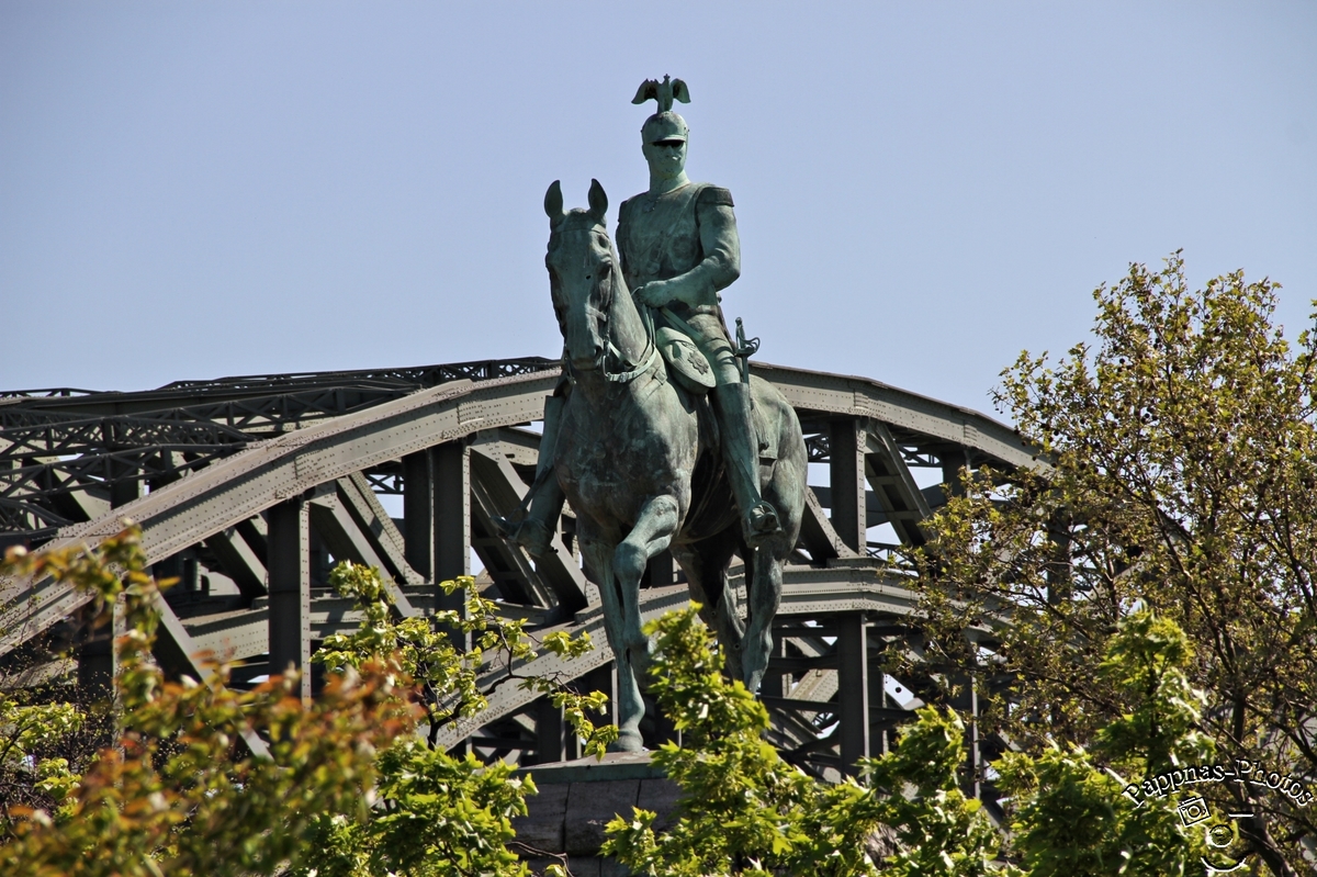 Hohenzollernbrücke  /09