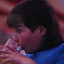 Gut Schluck, Töchterchen Ann-Kristin!