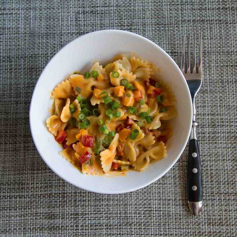 Paprika Sahnesoße mit Farfalle
