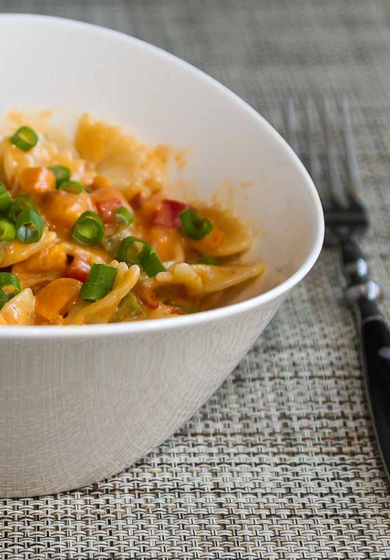Paprika Sahnesoße mit Farfalle