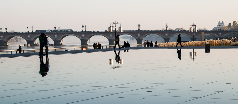 Bordeaux und seine Spiegelungen
