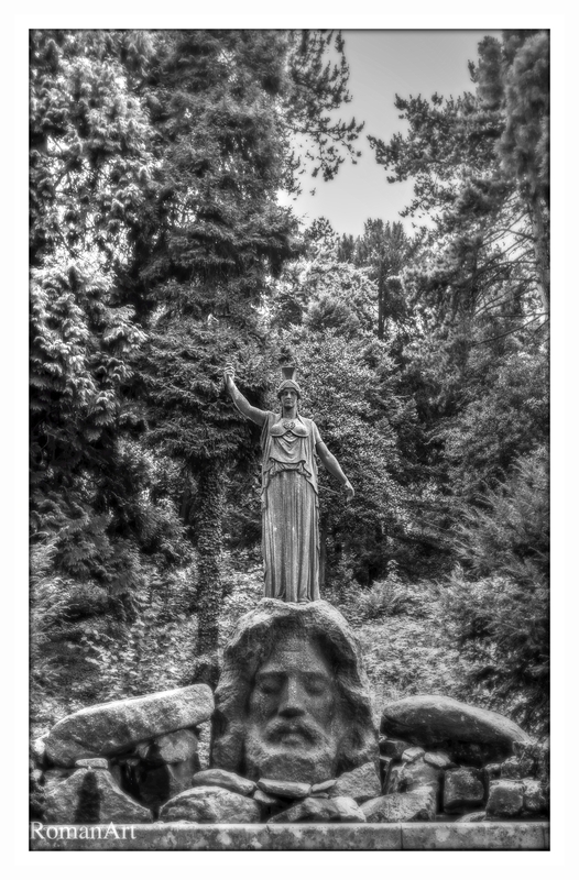 Der Athenebrunnen
