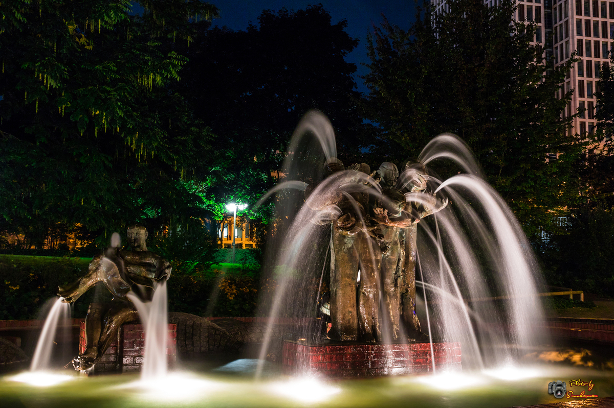 Gauklerbrunnen zur Abendstunde