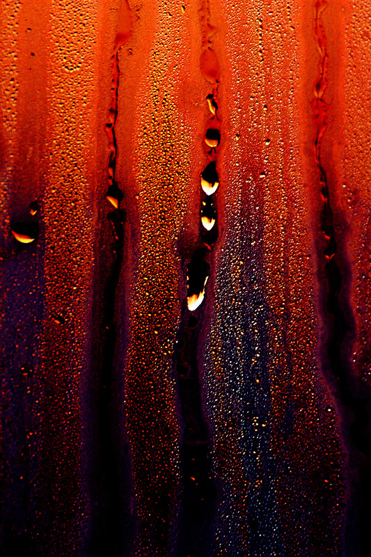 viele viele kleine und ein paar große Wassertropfen