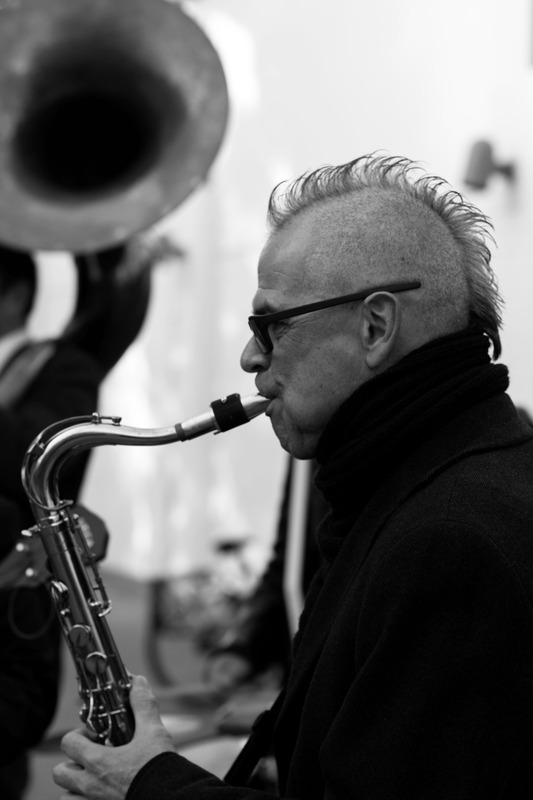 Saxophone sound ...