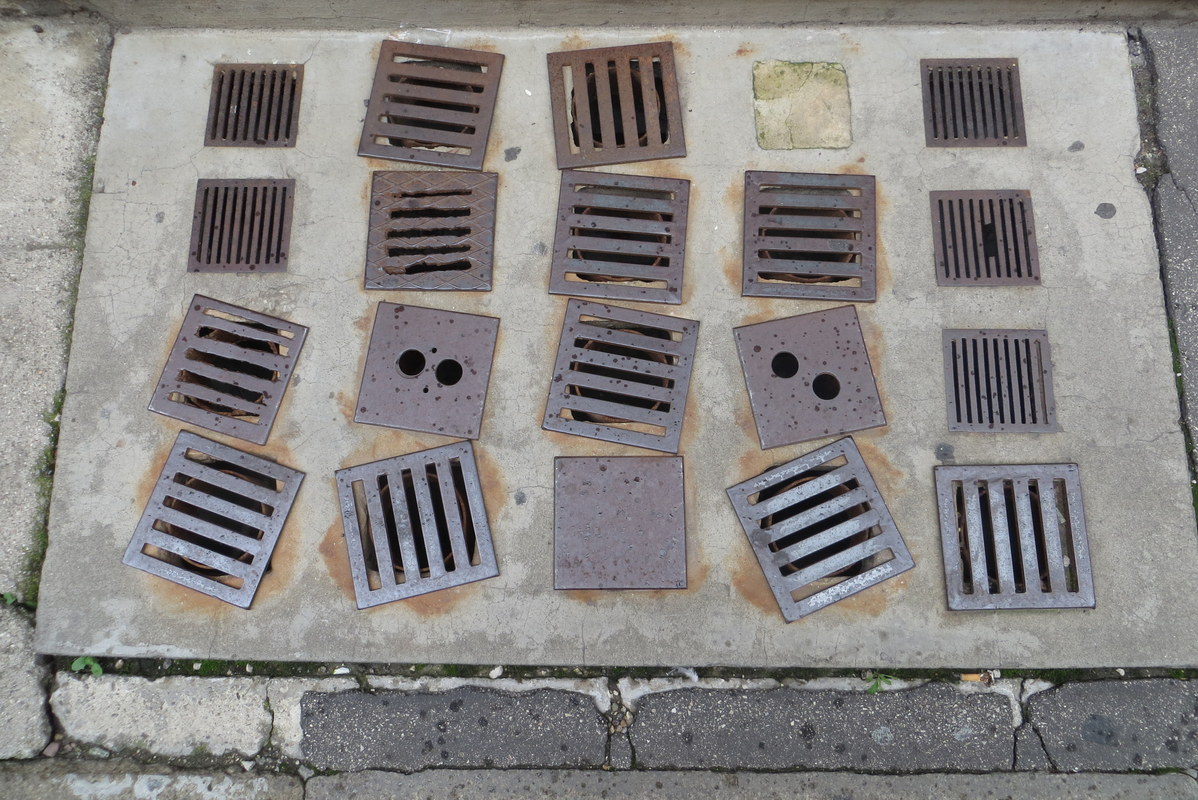 Kanaldeckel in Ferrara