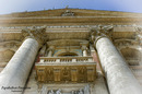 Unter dem Papstbalkon