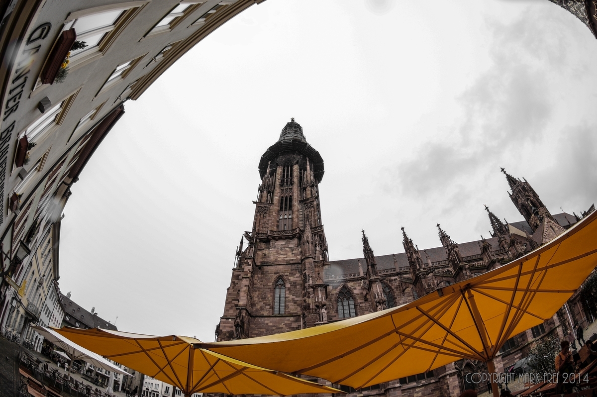 Münsterkirche Freiburg bei leichtem Regen (K-3, DA 10-17, 10mm)