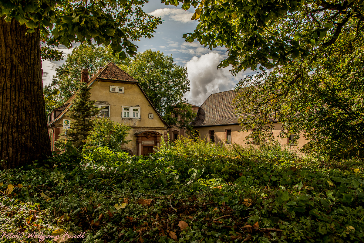 Teilansicht einer Schlossanlage bei Wartmannsroth in Unterfranken