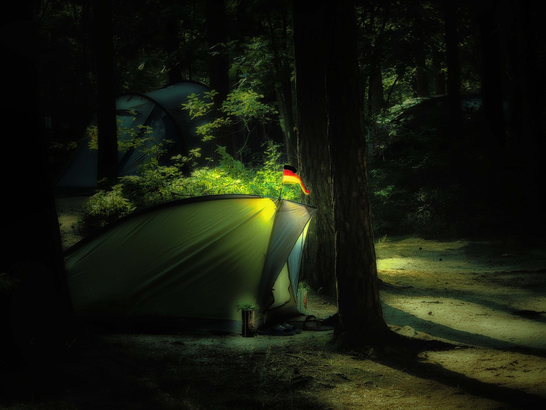 Der Camper bei Nacht