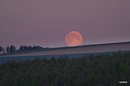 ...während der Vollmond hinter der Buckligen Welt abtaucht...
