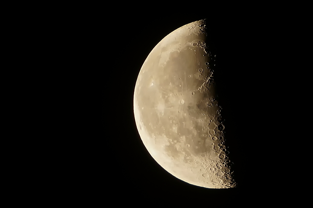 Mond im letzten Viertel