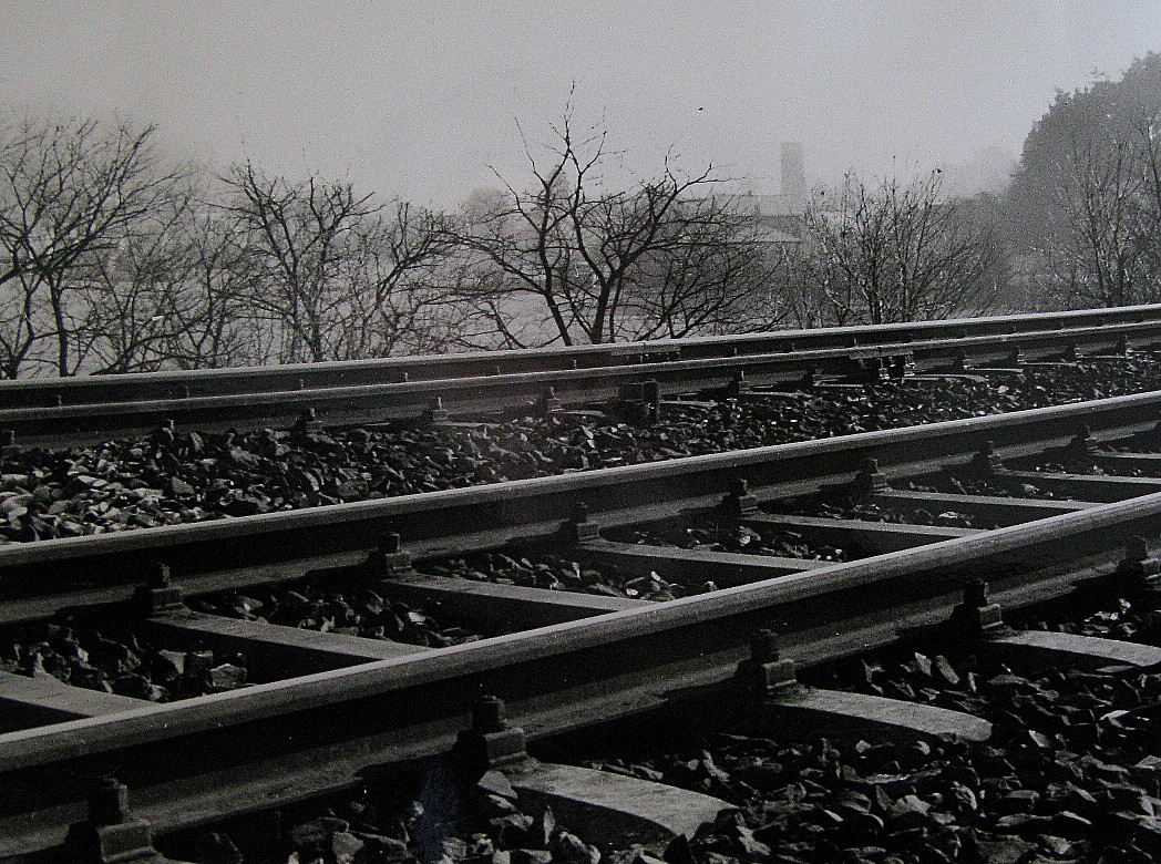 Geleise der Nahetalbahn bei dem Ort Nohfelden (50er Jahre)