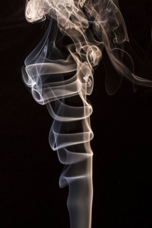 Rauch von einem Räucherstäbchen