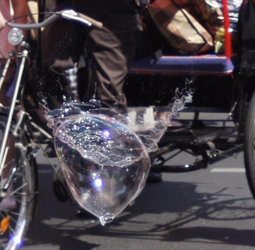 Achtung gleich Platz ich, Platsch.....