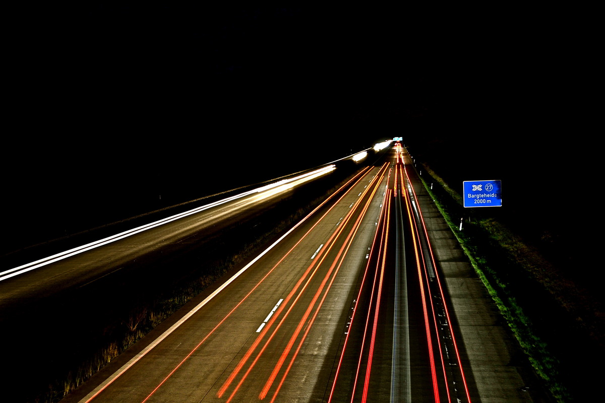 Autobahn in der Nacht
