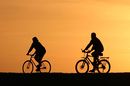 Laß uns in den Sonnenuntergang radeln...