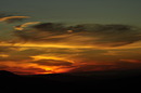 Die Sonne der Liebe strahlt jenseits der Wolken des Wollens. 